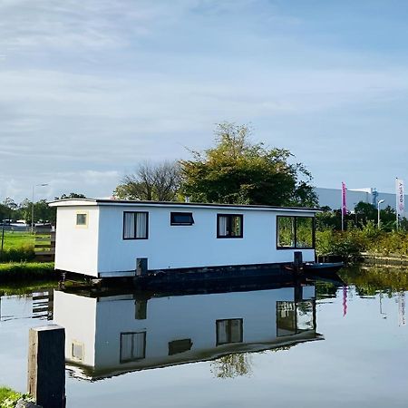 Woonboot In Sumar Gelegen Tussen Leeuwarden En Drachten Suameer Εξωτερικό φωτογραφία