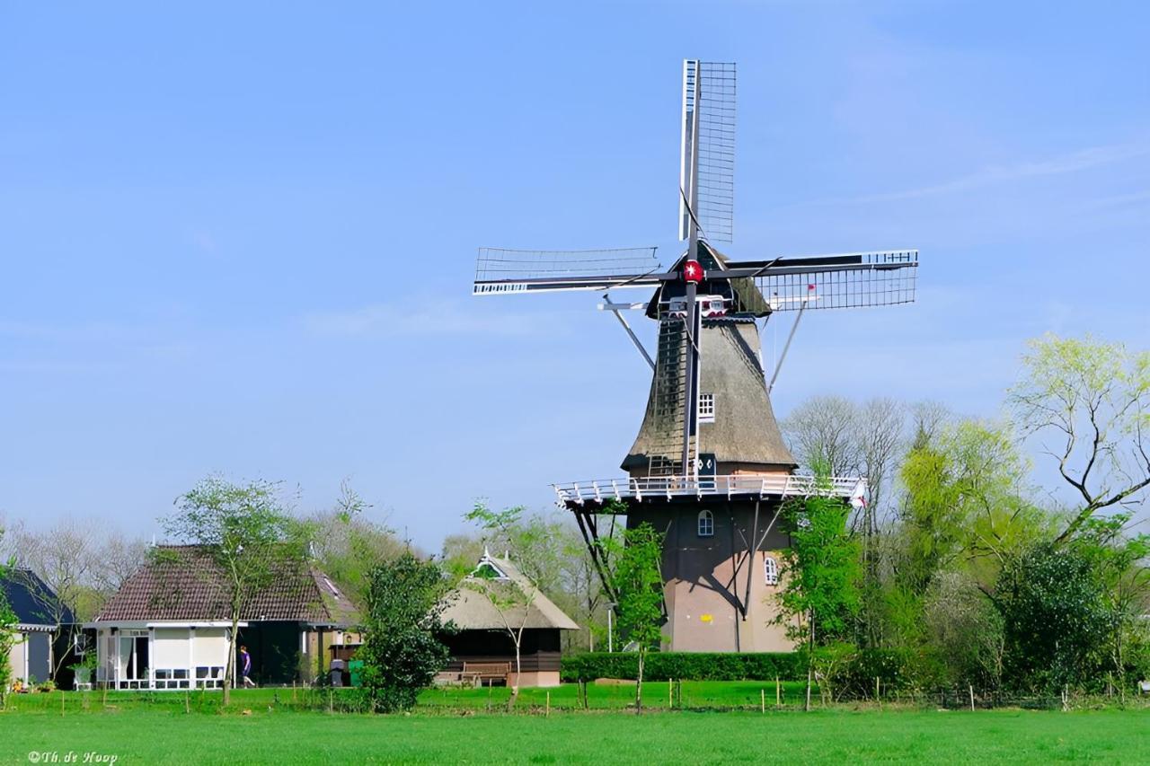 Woonboot In Sumar Gelegen Tussen Leeuwarden En Drachten Suameer Εξωτερικό φωτογραφία