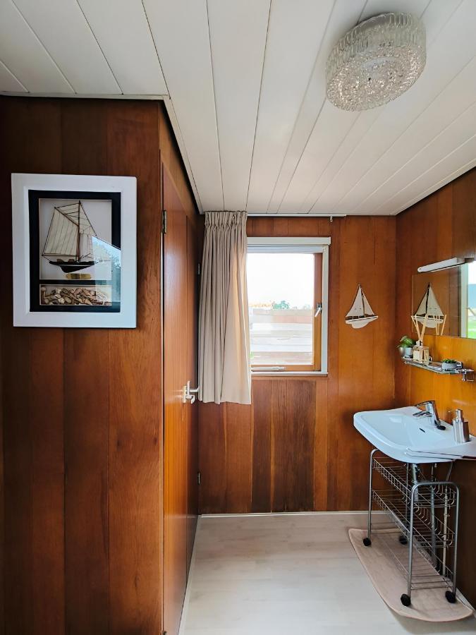 Woonboot In Sumar Gelegen Tussen Leeuwarden En Drachten Suameer Εξωτερικό φωτογραφία